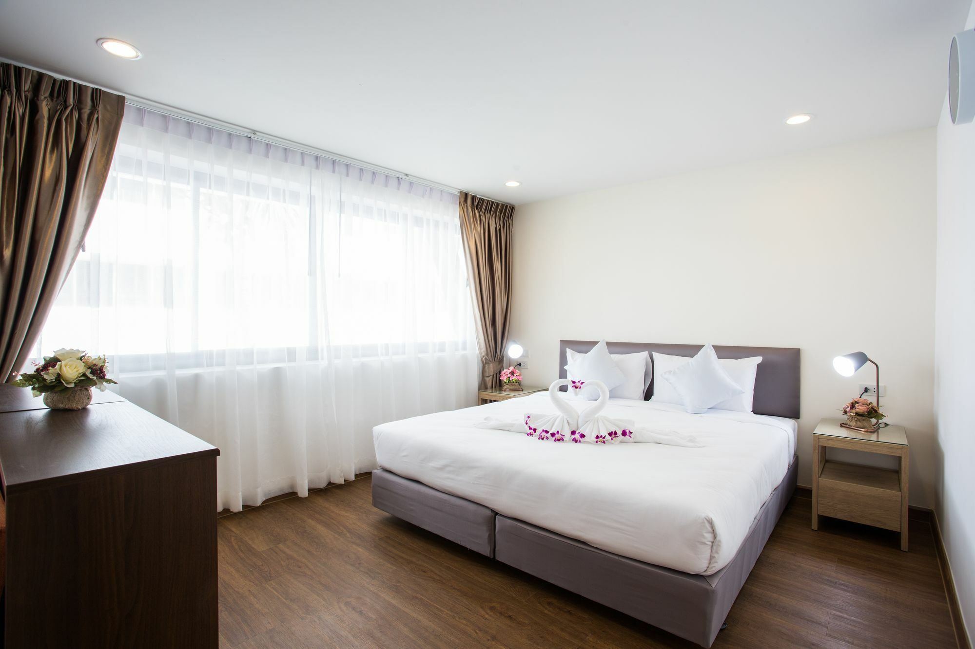 The Suites Apartment & Residence Patong Exterior photo